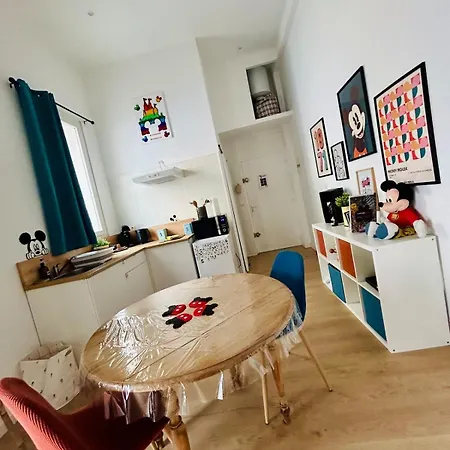 Apartment Mickey's Enchanted Studio, Central, Wi-fi Perpignan