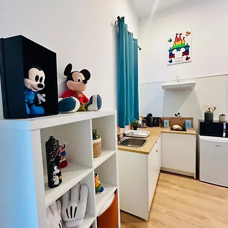 Mickey's Enchanted Studio, Central, Wi-fi Περπινιάν